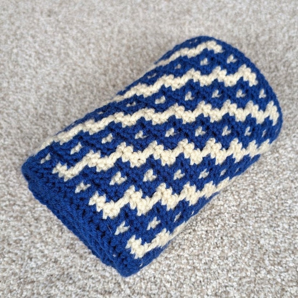 Handmade Crochet Infinity Scarf Blue White Geometric Pattern Women's Neck Warmer - Picture 5 of 5
